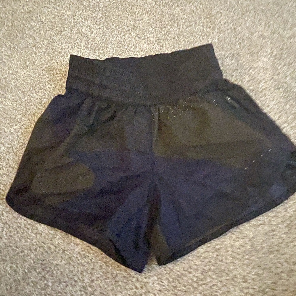 Lululemon Camo shorts (RARE)